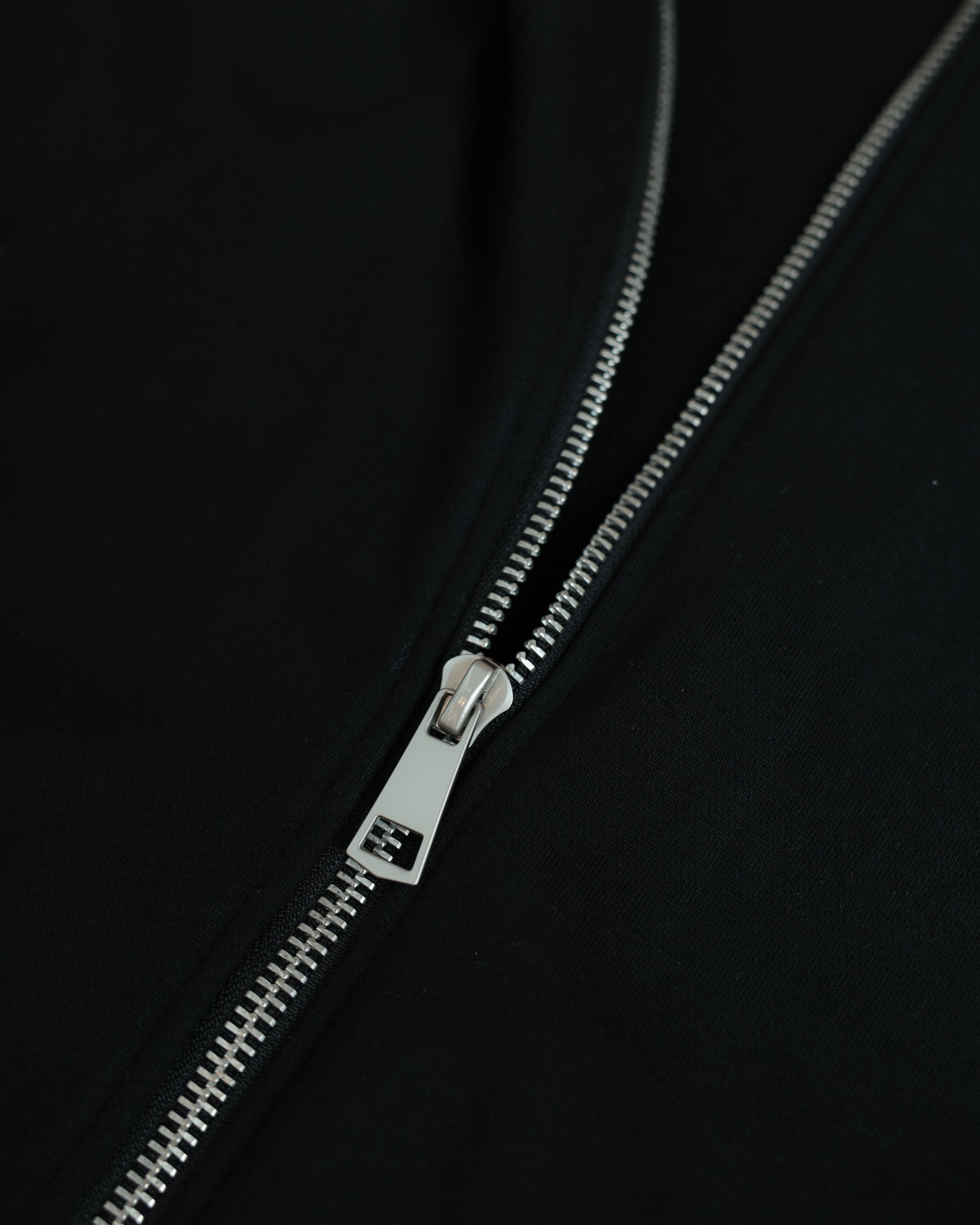 Collar Zip